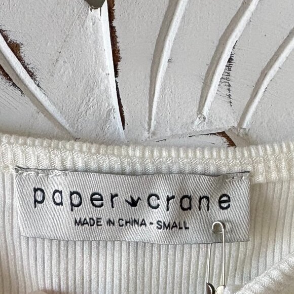 NWT - Paper Crane Cream Keyhole Crop Top - Picture 7 of 8